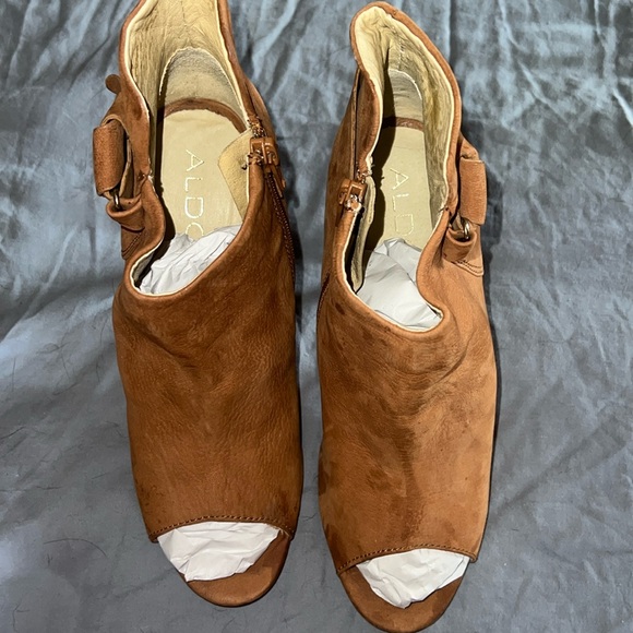 Aldo Suede Camel Peep-Toe Bootie, Size 7.5 - Picture 3 of 15